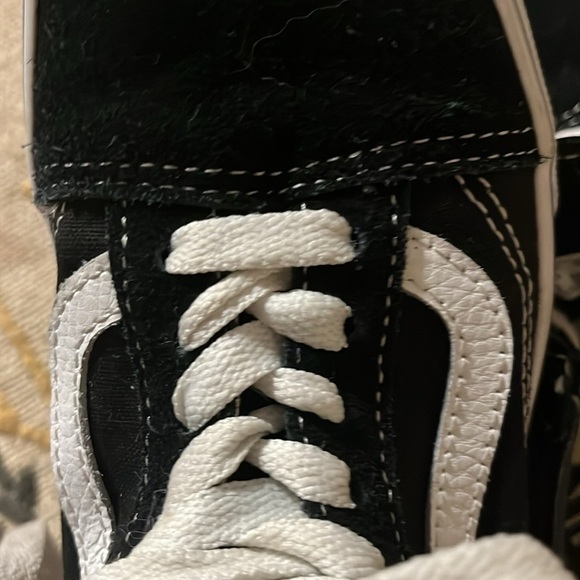 NWOB black and white kids size 3.5 us boys vans sneaker low top lace up suede - Picture 14 of 14